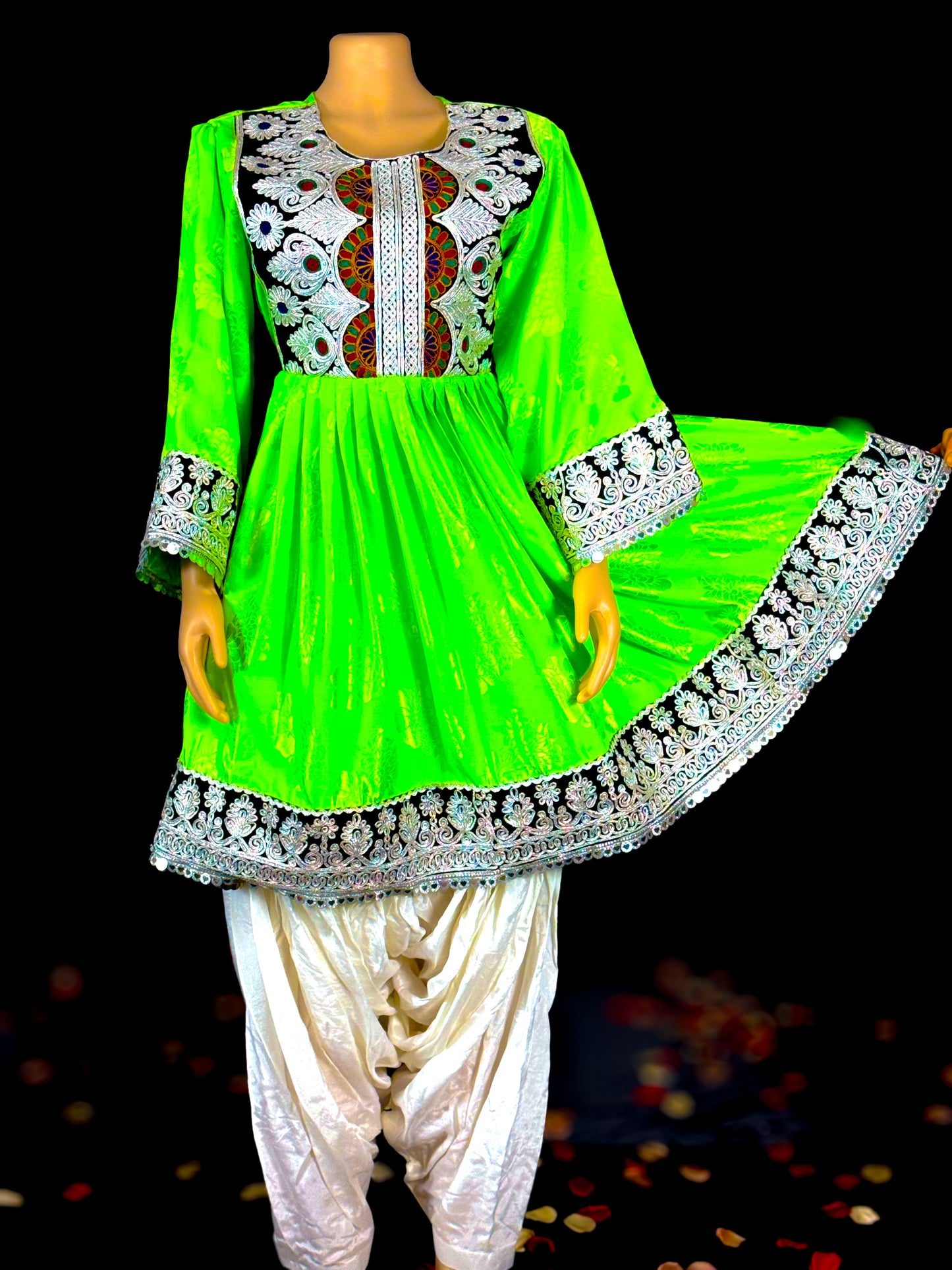 Dilara Traditional Dress Set (Two Pieces)