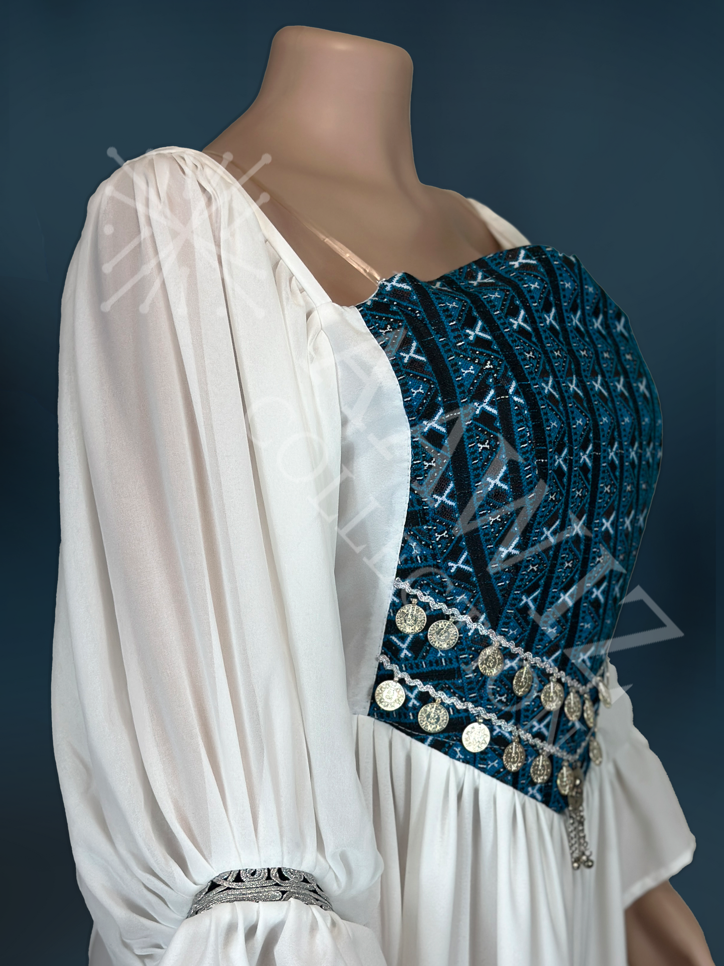 Roya Dress – Afghan Elegance in Motion (1 Piece)